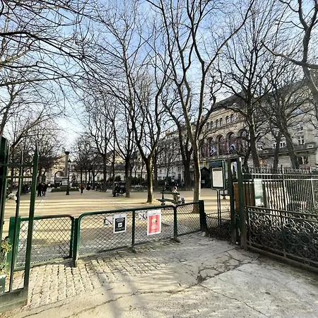 Urban Flat 31 - Lovely Triplex In * Parigi